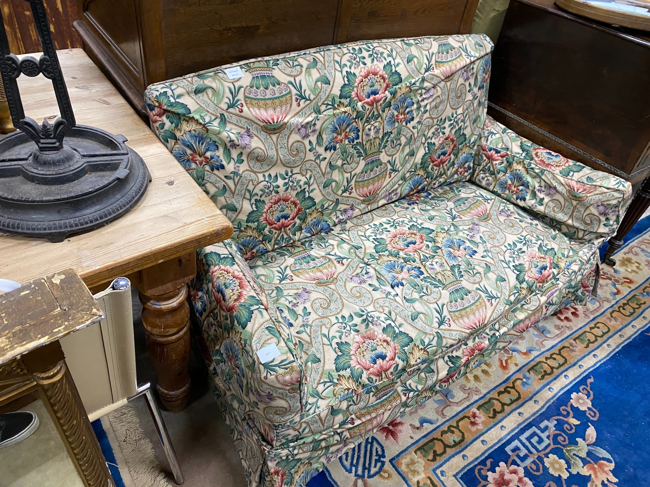 An Edwardian upholstered settee, length 132cm, width 64cm, height 87cm